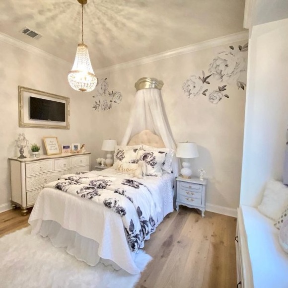 Pottery Barn Teen Emily & Meritt Bed of Roses Comforter - Picture 3 of 6